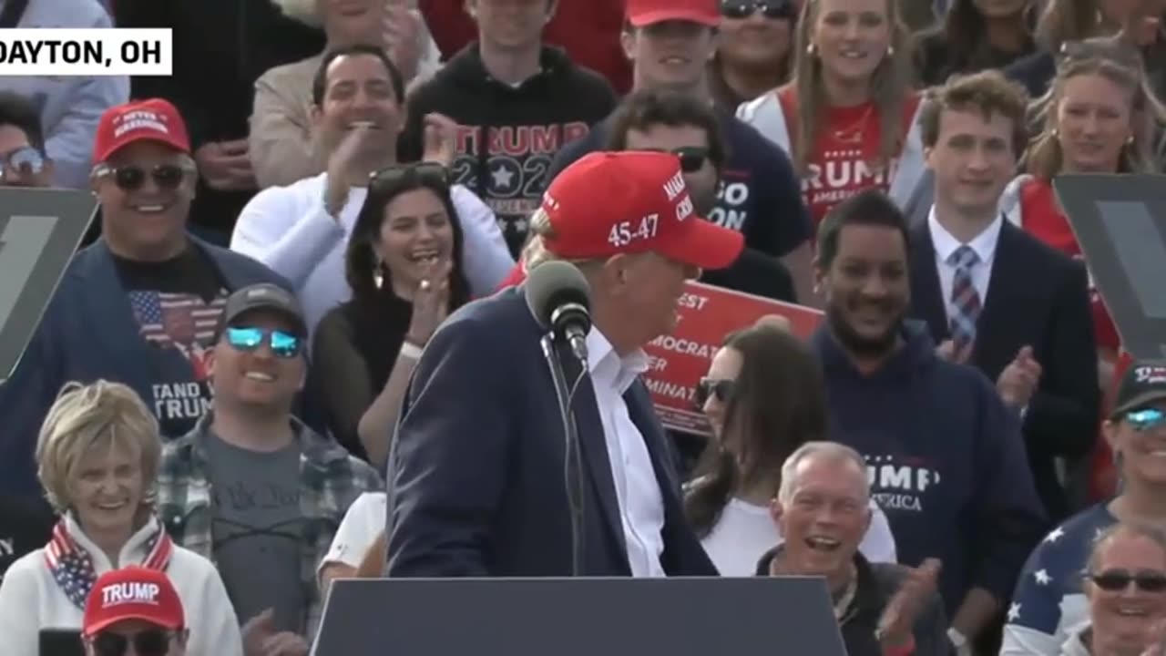FRIGGIN TELEPROMPTERS!!!😂 😂 😂