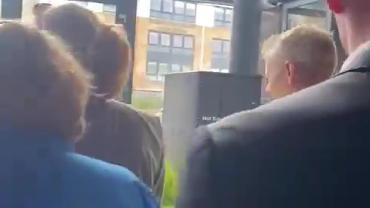 Simon Harris once again ignores the people and flees in fear.