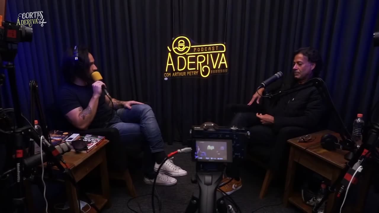 Jornalista preso na Síria conta os HORRORES que o CHOCOU À Deriva Cortes