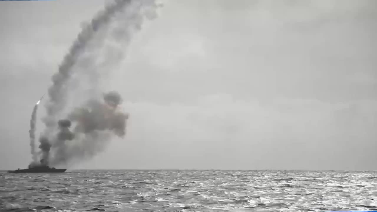 🚀Small missile ship launches Caliber missile attack on critical targets in Ukraine