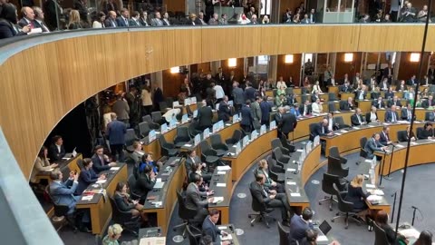 Austrian Parliament members walk out when Volodymyr Zelensky begins speaking.