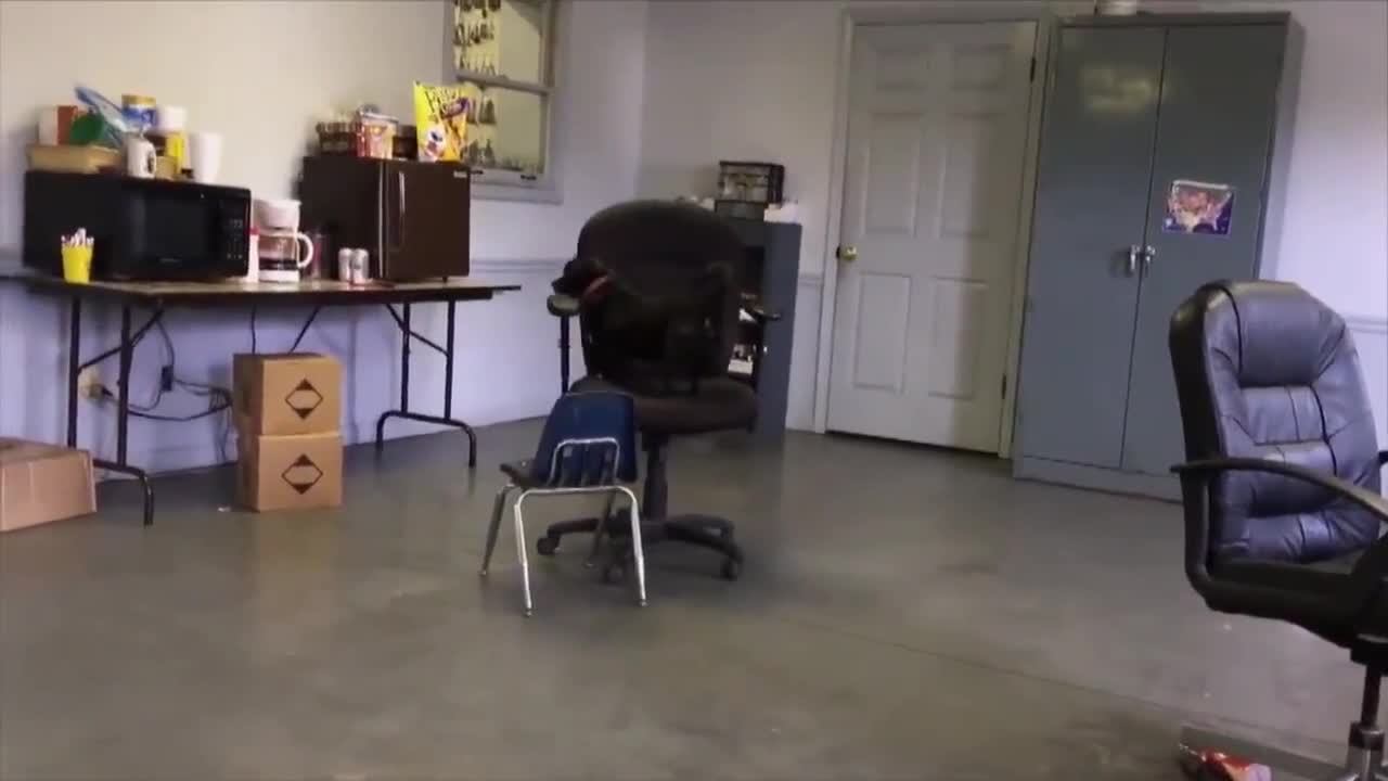 He’s smart as they come, that one! I need a dog.