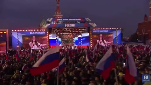 Muscovites celebrate in hundreds of thousands the 4 Donbas provinces newly joined the empire