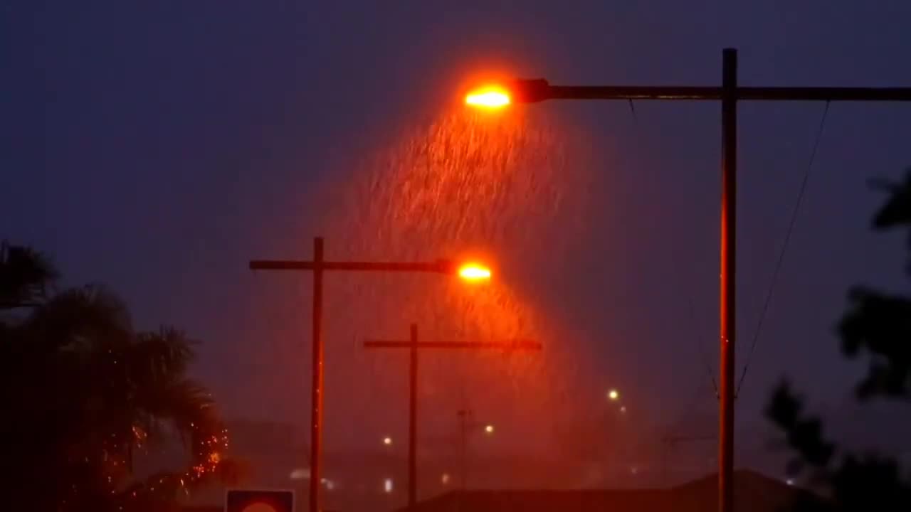 Night lights with rain to relax and unwind