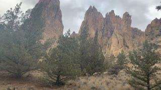 Central Oregon – Smith Rock State Park – Exploring High Desert Trail – 4K