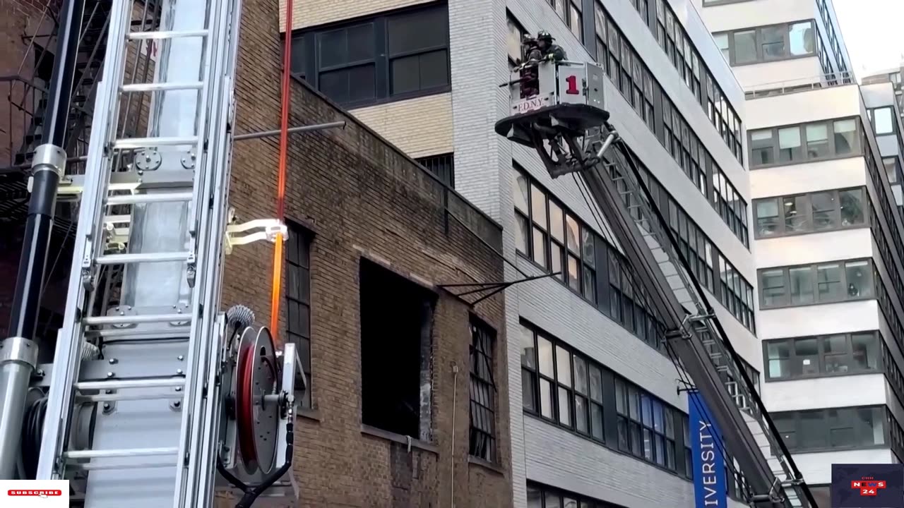 Parking garage in Manhattan collapses, killing one