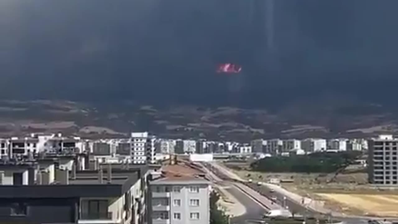 Turkey Fires. Is that beams?...
