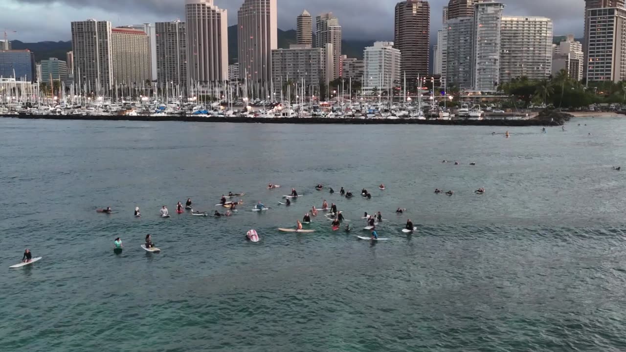 Memorial Paddle-out for Bryan Yaatame 1949-1924 Rockpiles, Ala Wai V2