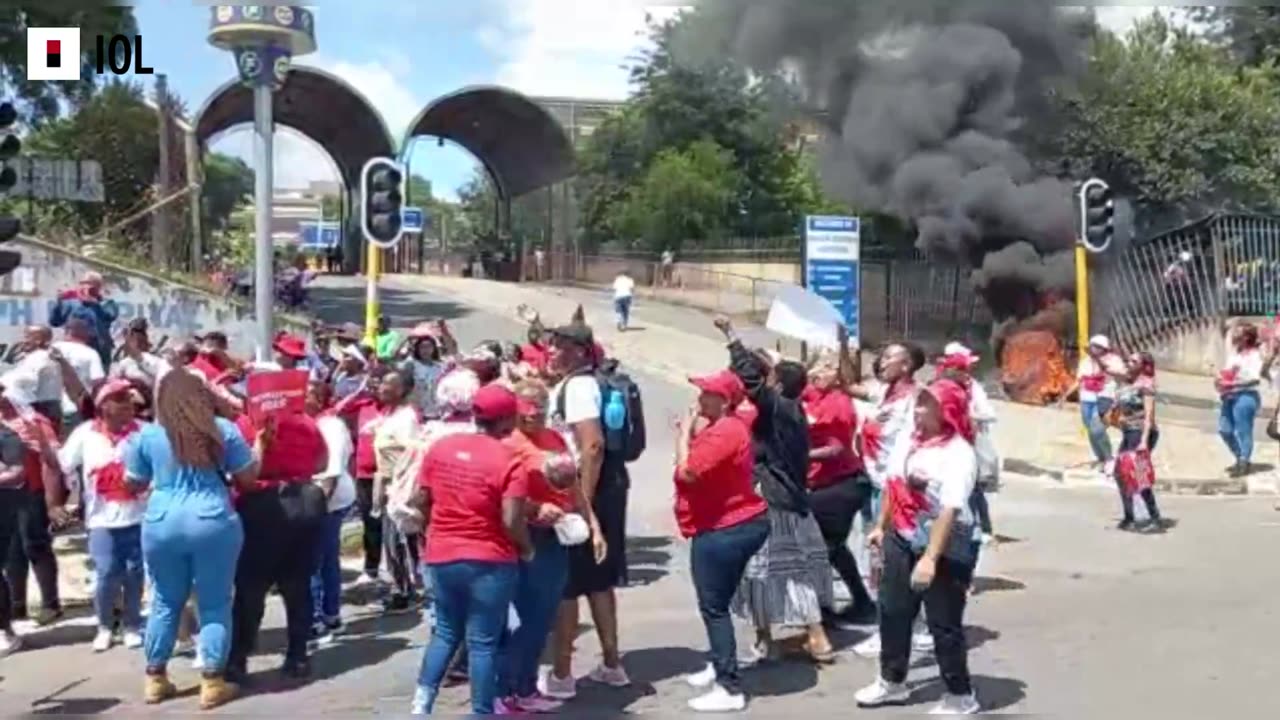 WATCH: Nehawu members protest outside Helen Joseph hospital