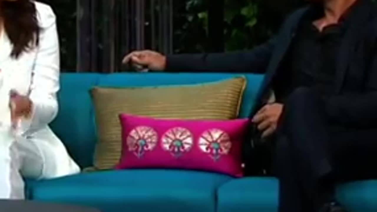 Shah Rukh Khan talking about his daughter Suhana