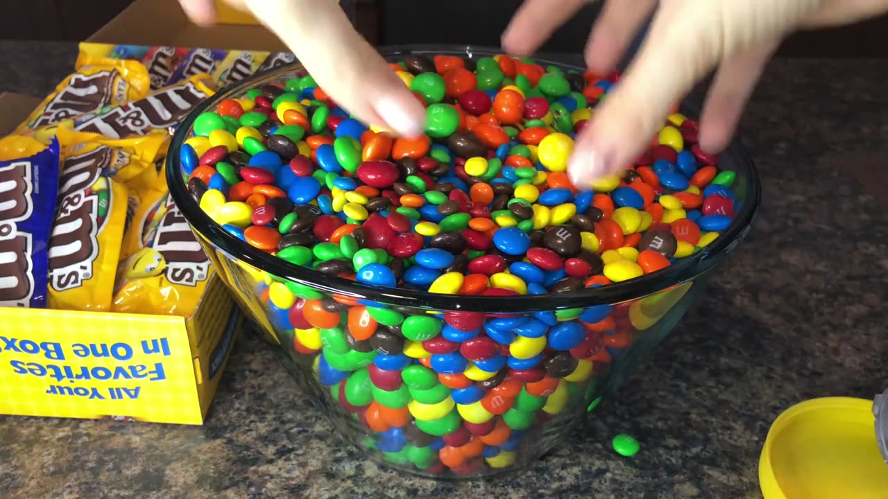 M&M's Chocolate Candy Unboxing