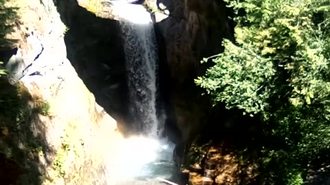 Mt Rainier Boasts Naturally Stunning Waterfall