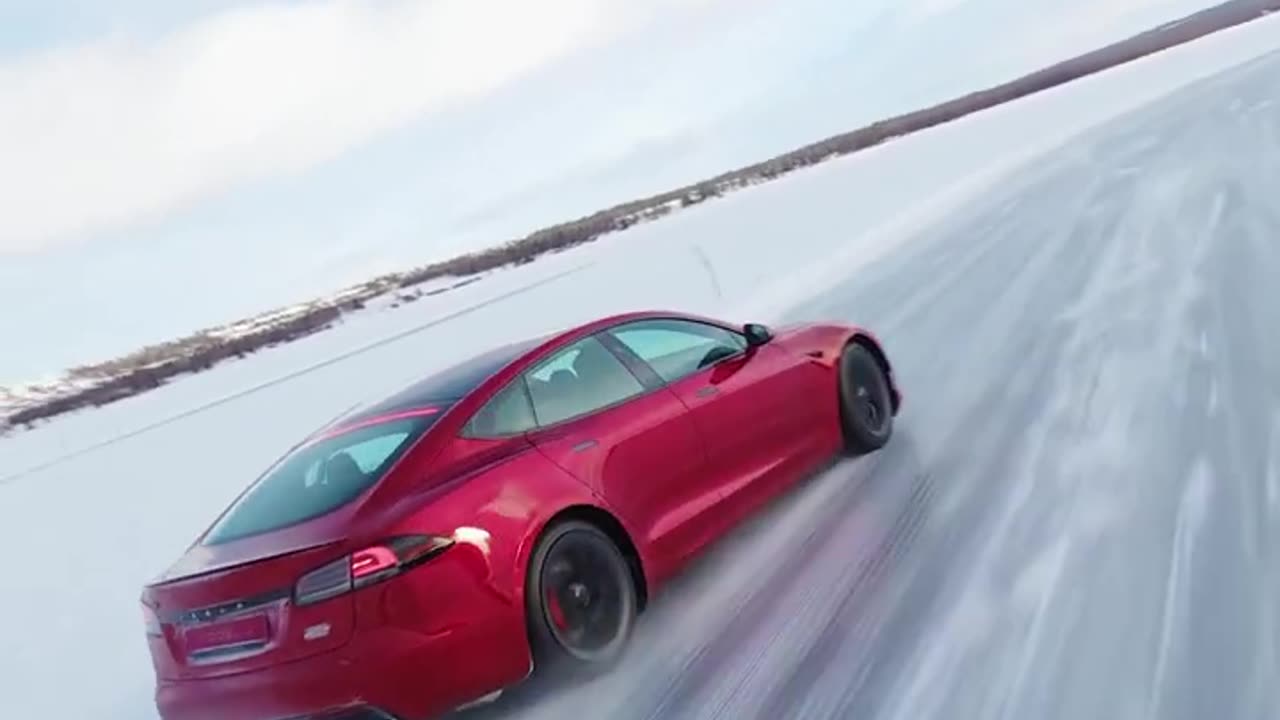 Track Mode on a frozen lake in 🇳🇴