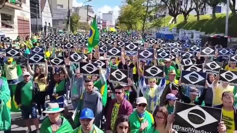 Enormes protestos continuam no Brasil