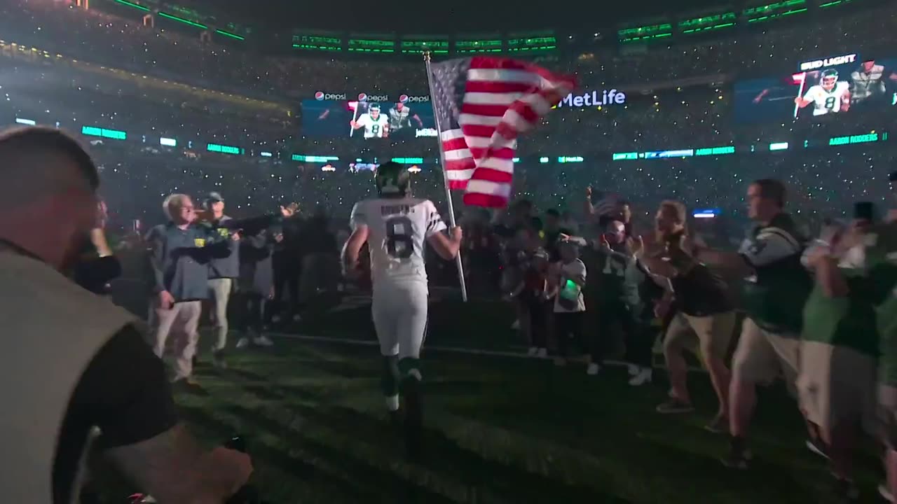 EPIC: Aaron Rodgers Runs Onto The Field With American Flag On 9/11