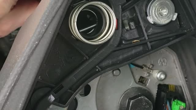 P2 Volvo driver airbag removal tip