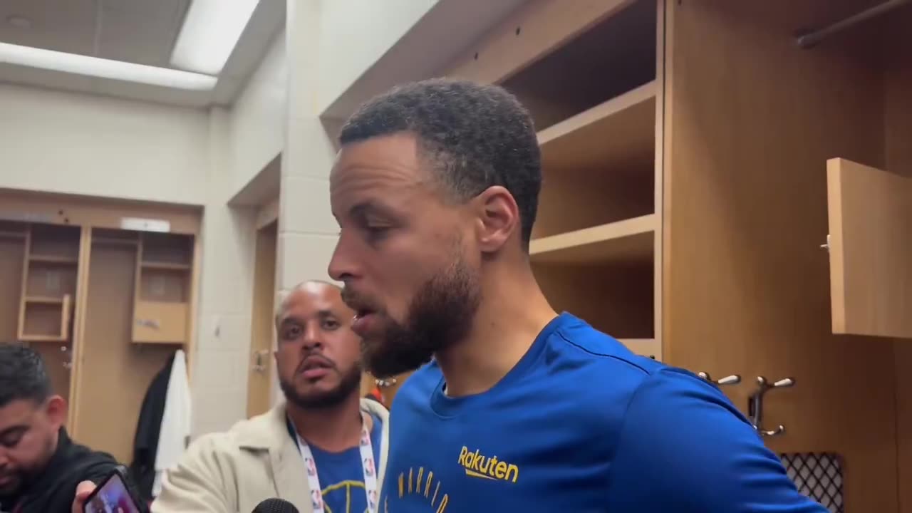 Steph Curry took a 3 up one with 9 on the shot clock and 12.5 on the game clock.