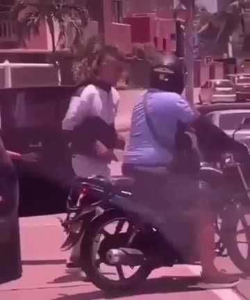 En plena carrera 53 con calle 94 hurtan a pareja en su vehículo