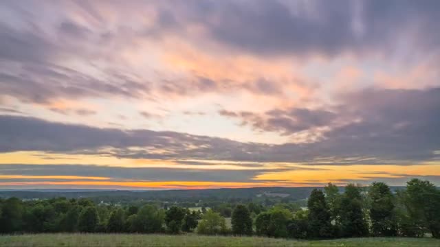 Breathtaking_4K_Time-lapse_of_the_sun_rising_over_Venango,_Pennsylvania_