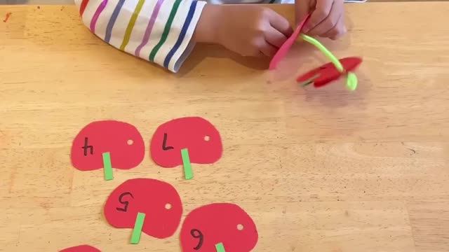 Kids Activities - Simple Apple 🍎(Paper Craft) Threading