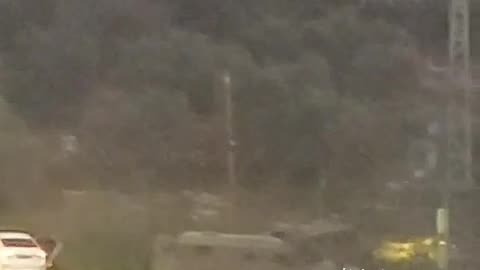 الاحتلال يعتقل احد الاصابات داخل المركبة قرب مدرسة مسقط بطولكرم ، بعد اطلاق النار عليها.