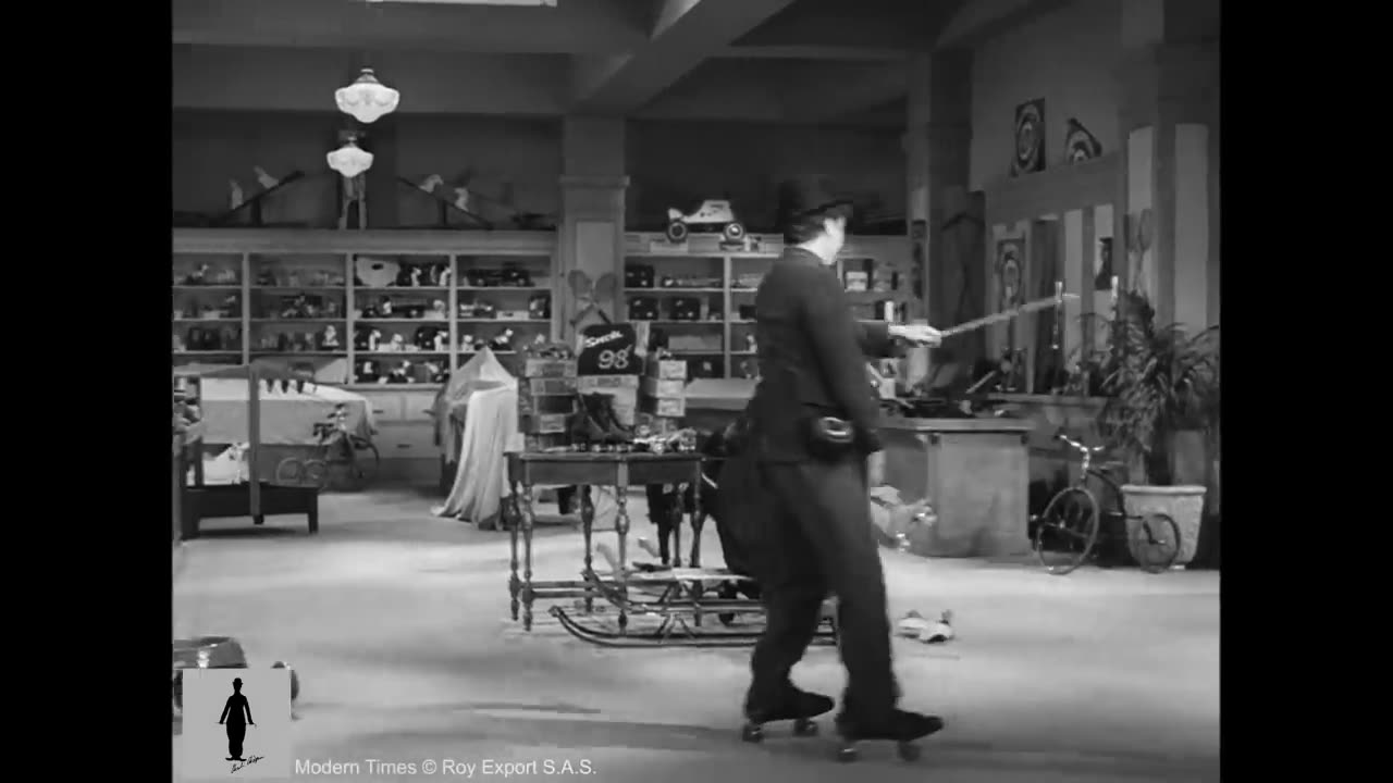 Roller Skating scene ( Modern Times ) Charlie Chaplin | Celebraty World