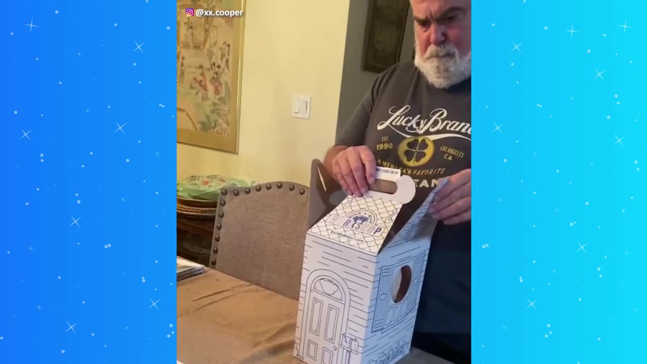 Daughter gives her dad the gift of a Build-A-Bear with late wife's recording inside (1)