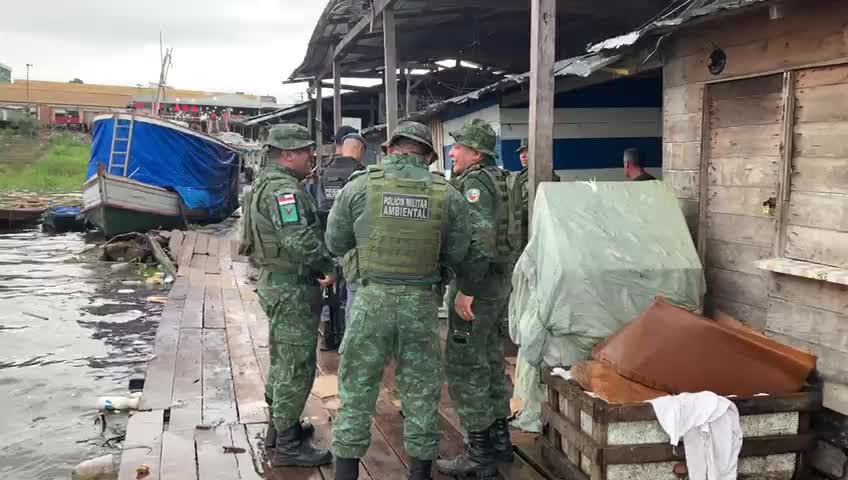Batalhão Ambiental apreende uma tonelada e meia de pescado protegido pelo defeso em porto de Manaus