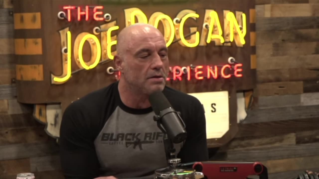 Joe Rogan Rips Apart CNN’s Horse Paste Propaganda: “Look What They Did to My Face!”