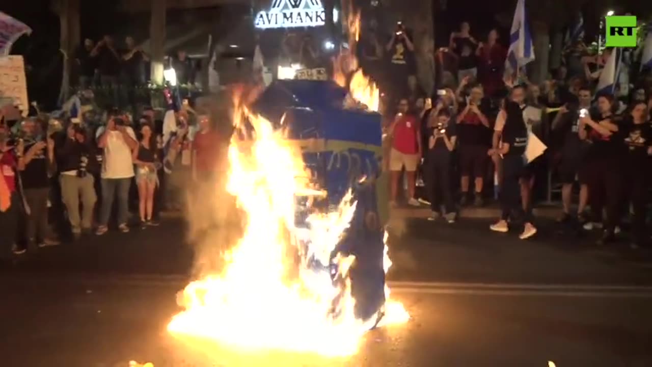 Hundreds rally near Netanyahu’s residence demanding his resignation, end to Gaza conflict