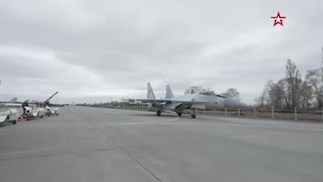 THE RUSSIAN SU-34 FIGHTER DOES NOT DARE TO ENTER IN THE AIRSPACE OF UKRAINE, BUT HASTILY LAUNCHED A KH-29 MISSILE FAR FROM ITS TARGET IN UKRAINE