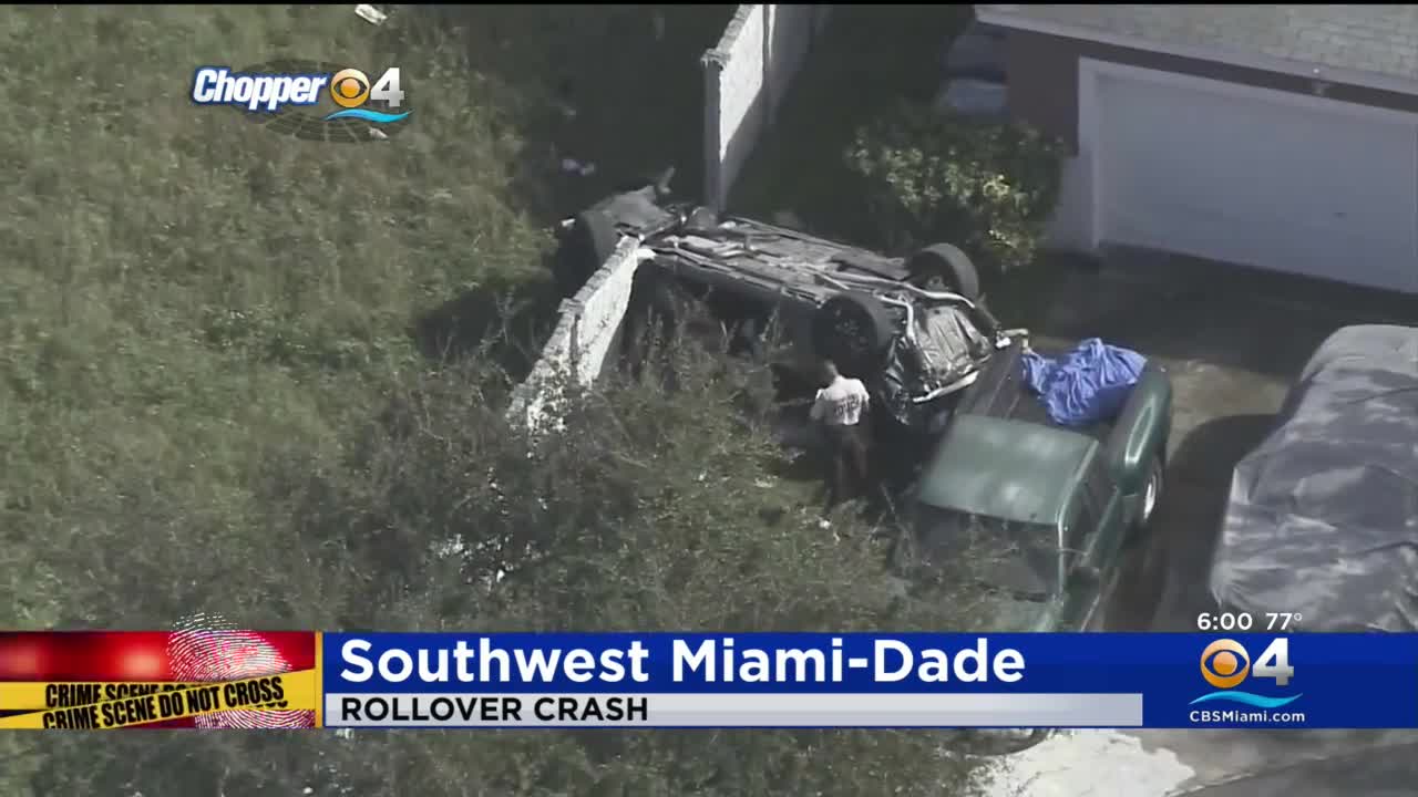 4 mail theft suspects in custody after rollover crash in SW Miami-Dade, police say