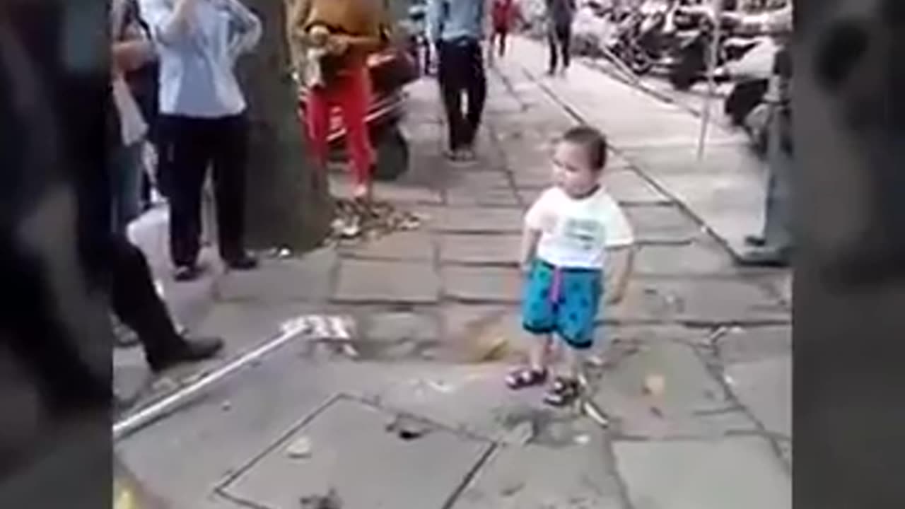 Beautiful reaction from the bravest kid