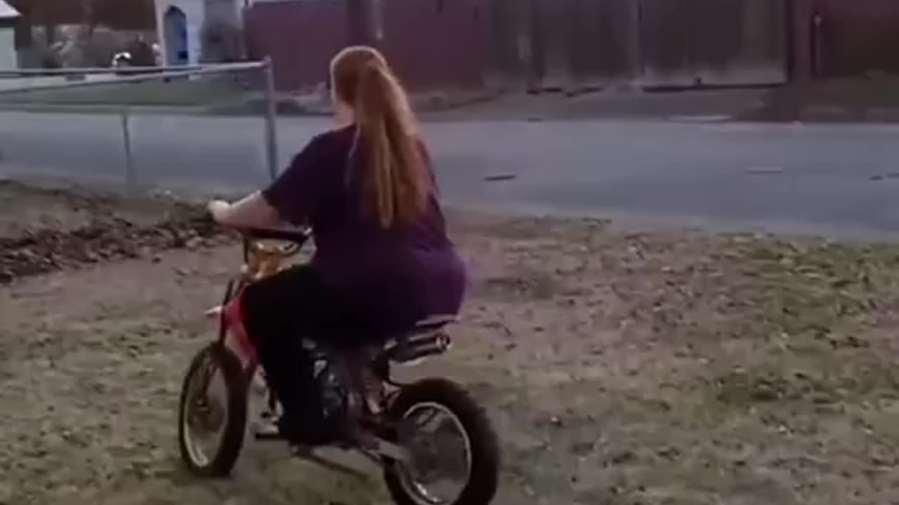 first time riding a mini bike, doesn't end well