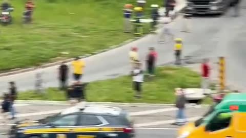 Brazil is going off! Truckers and farmers block roads in many cities to contest the election results.