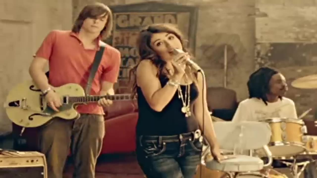 Gabriella Cilmi - Sweet About Me (Official Video)