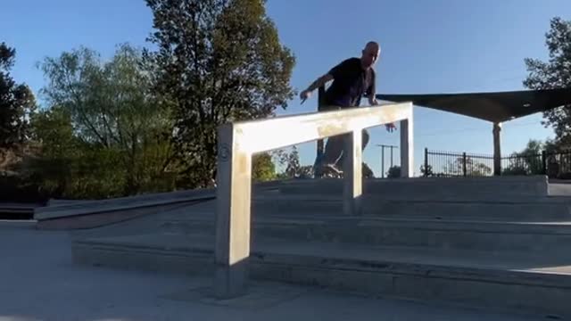 Filmed by some random girl with a fucked up ankle who’s finna wrastle. #skate #tricks #emo