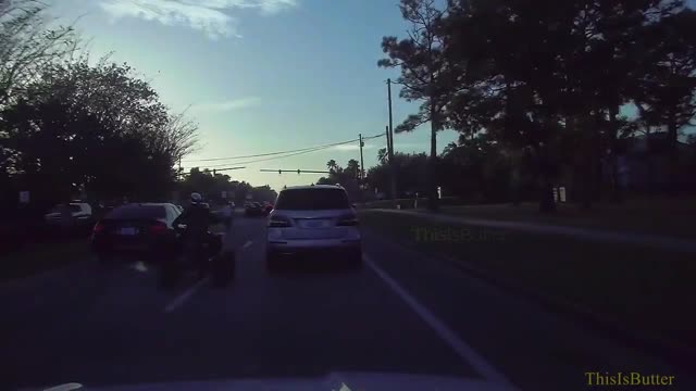 Hundreds of bikers pop wheelies, run red lights, cause chaos in Florida streets