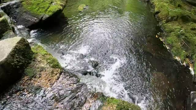 Waterfall cascade