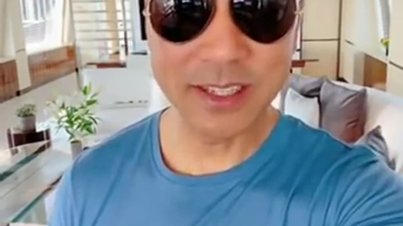 20200810文贵先生GETTR：尊敬的战友们好，你们健身了吗？你们传播CCP病毒香港危机真相了吧，刚刚收到了很多战友发来的私信。没办法一一回信息…在这里录个视频…