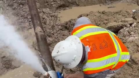 High Pressure Water Main Repair || ViralHog