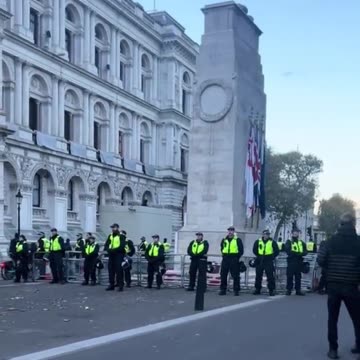 British police in London are forced to defend historical heritage from damage