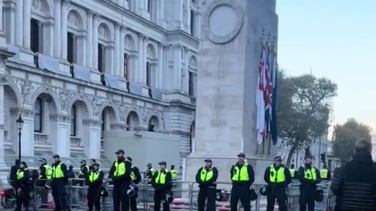 British police in London are forced to defend historical heritage from damage