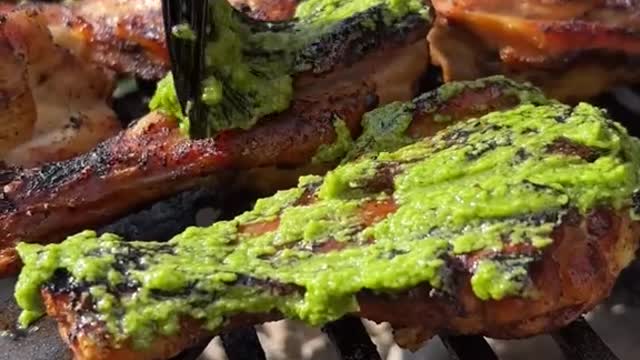 Grilled pesto chicken wings (drumsticks) 🍗 #chickenwings #pesto #tailgating