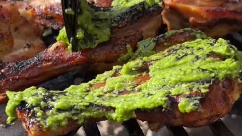 Grilled pesto chicken wings (drumsticks) 🍗 #chickenwings #pesto #tailgating