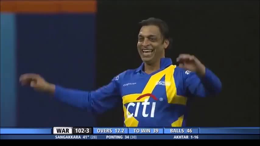 Shoaib akhtar destroying bowling