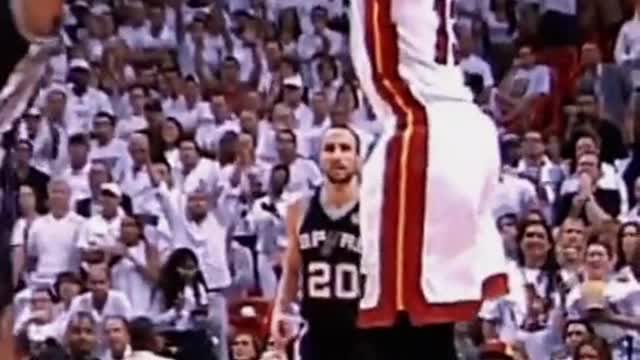 LeBron dapped him up for scoring with 1 Shoe on!😈