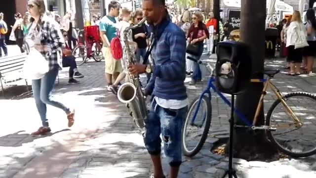 Saxophonist playing pop music, Ciudad Vieja, Montevideo