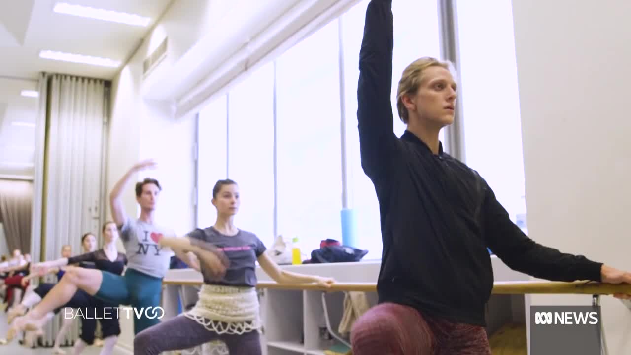 Ballet icon David Hallberg returns to the stage: Australian Ballet is back | ABC News