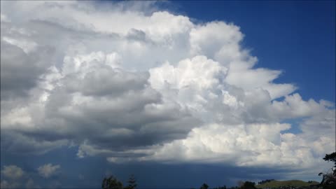 A thunderstorm is born sky view